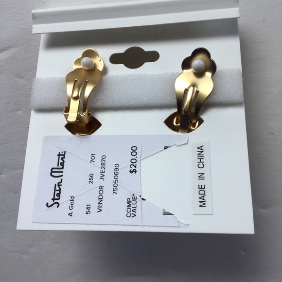 JOAN VASS GOLDTONE FAUX PEARL BUTTON EARRINGS NWT - Picture 2 of 2